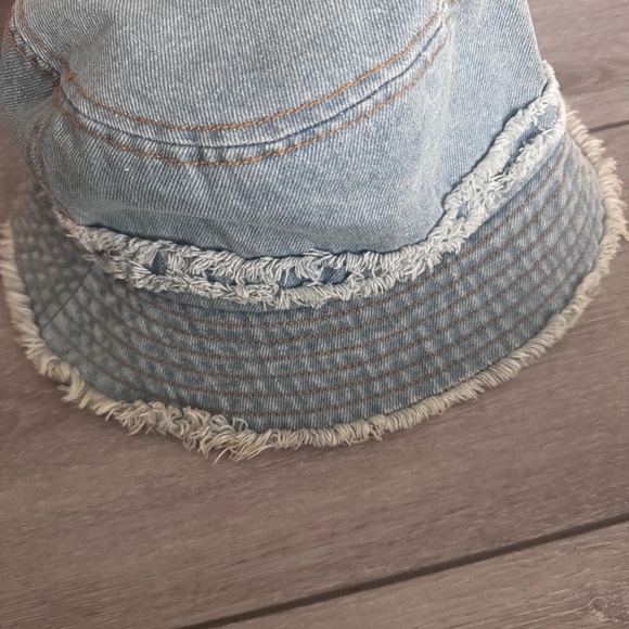 NWOT JEAN BUCKET HAT - Picture 2 of 7